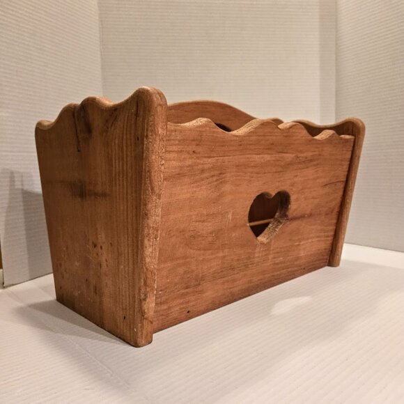 Vintage Solid Wood Heart Cutout Magazine Rack– Handcrafted Book & Record Holder - Picture 3 of 6